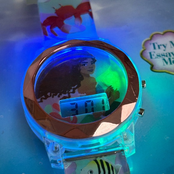Disney The Little Mermaid Flashing LCD Watch New In Packaging - Picture 4 of 9